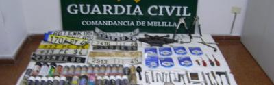 La Guardia Civil ha detenido a dos personas por falsificacion de matriculas.